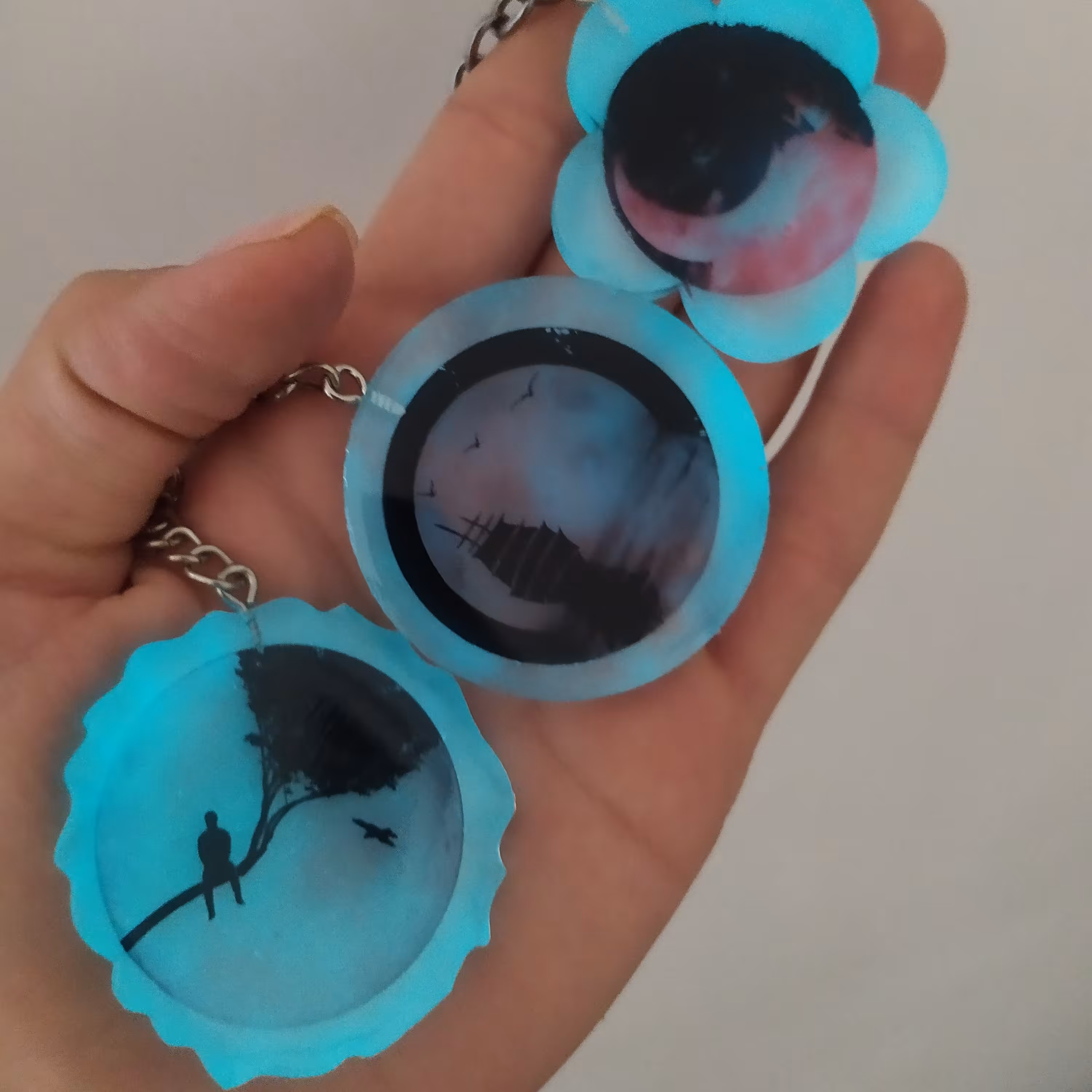 جاسوئچی رزینی شبتاب با طرح رویایی