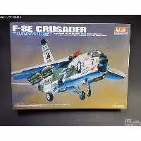 ماکت هواپیمای F-8E Crusader مقیاس  72
