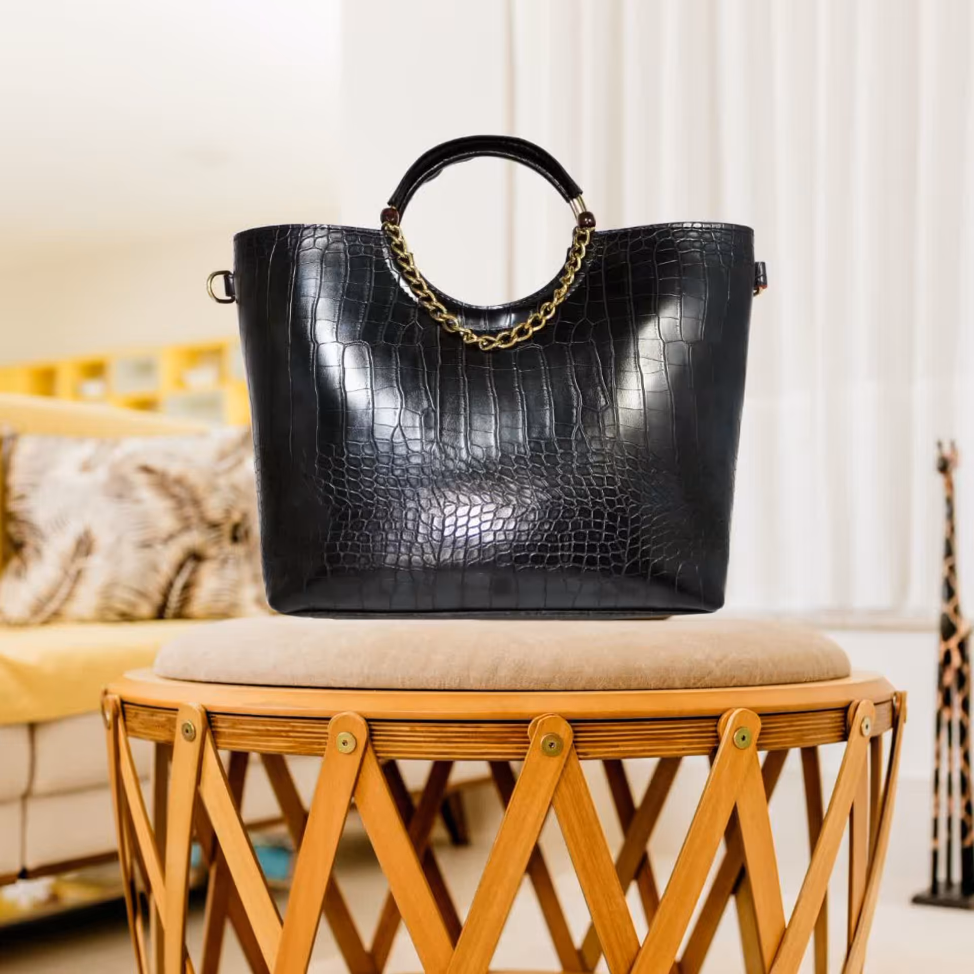 یه کیف بزرگ مخصوص خانمهای که عاشق کیفای بزرگ و جادارن