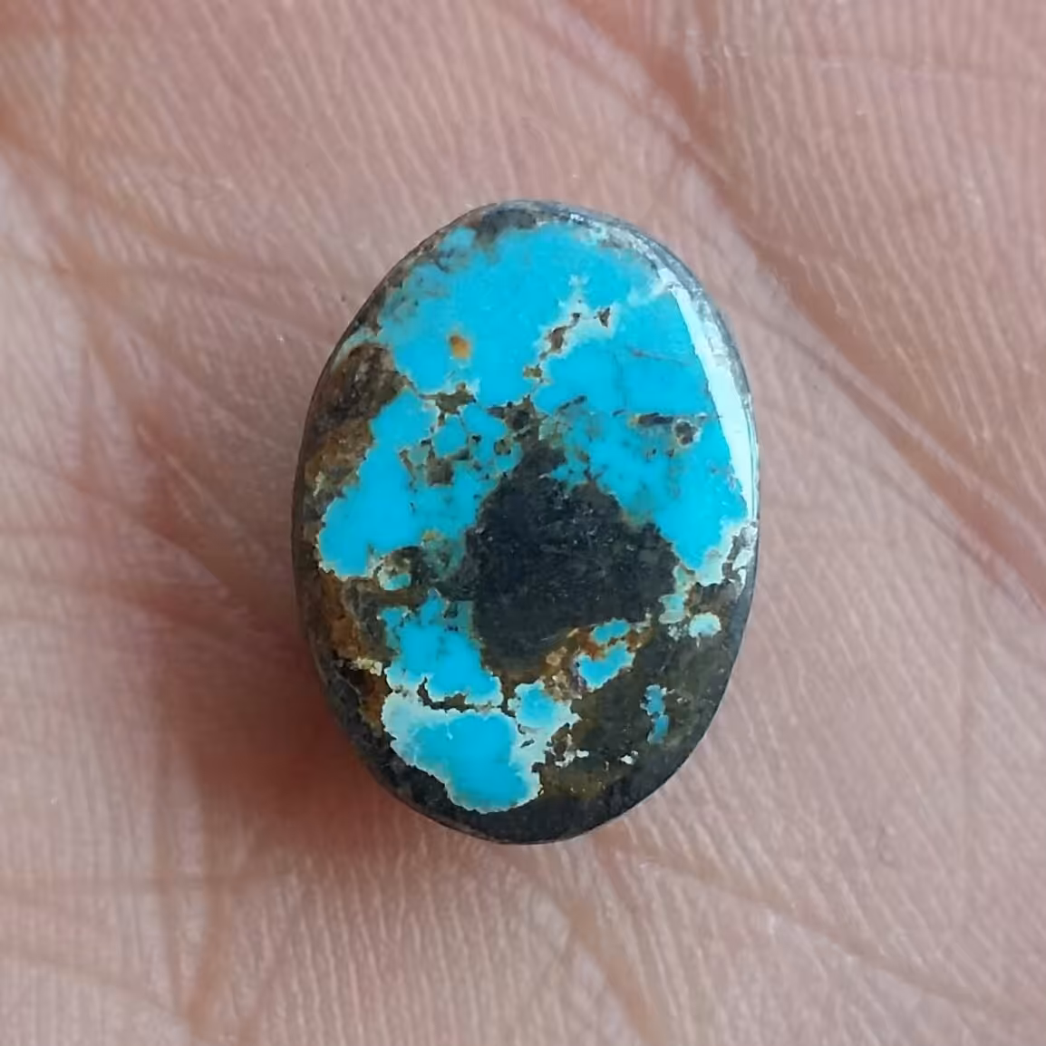 نگین فیروزه آبی خوش رنگ و بسیار فاخر 
بدون بهسازی
کاملا طبیعی خا اص
