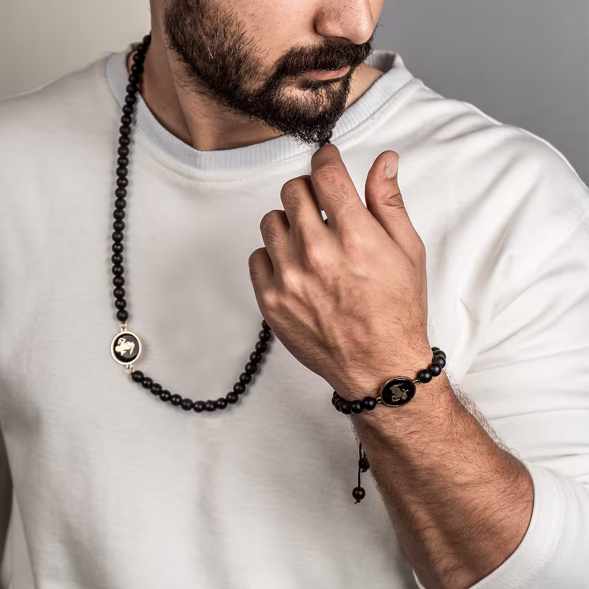 نیم ست مهره ای مشکی مدل Day