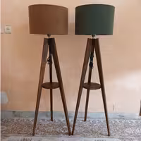 آباژور چوبی ایستاده سه پایه کنارسالنی طبقه دار(پس کرایه )