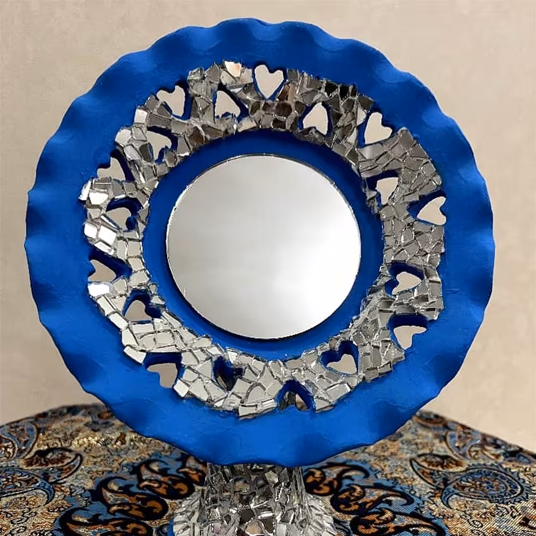 قاب آینه ی آینه کاری مدل مشبک قلبی  قابل سفارش در رنگ دلخواه