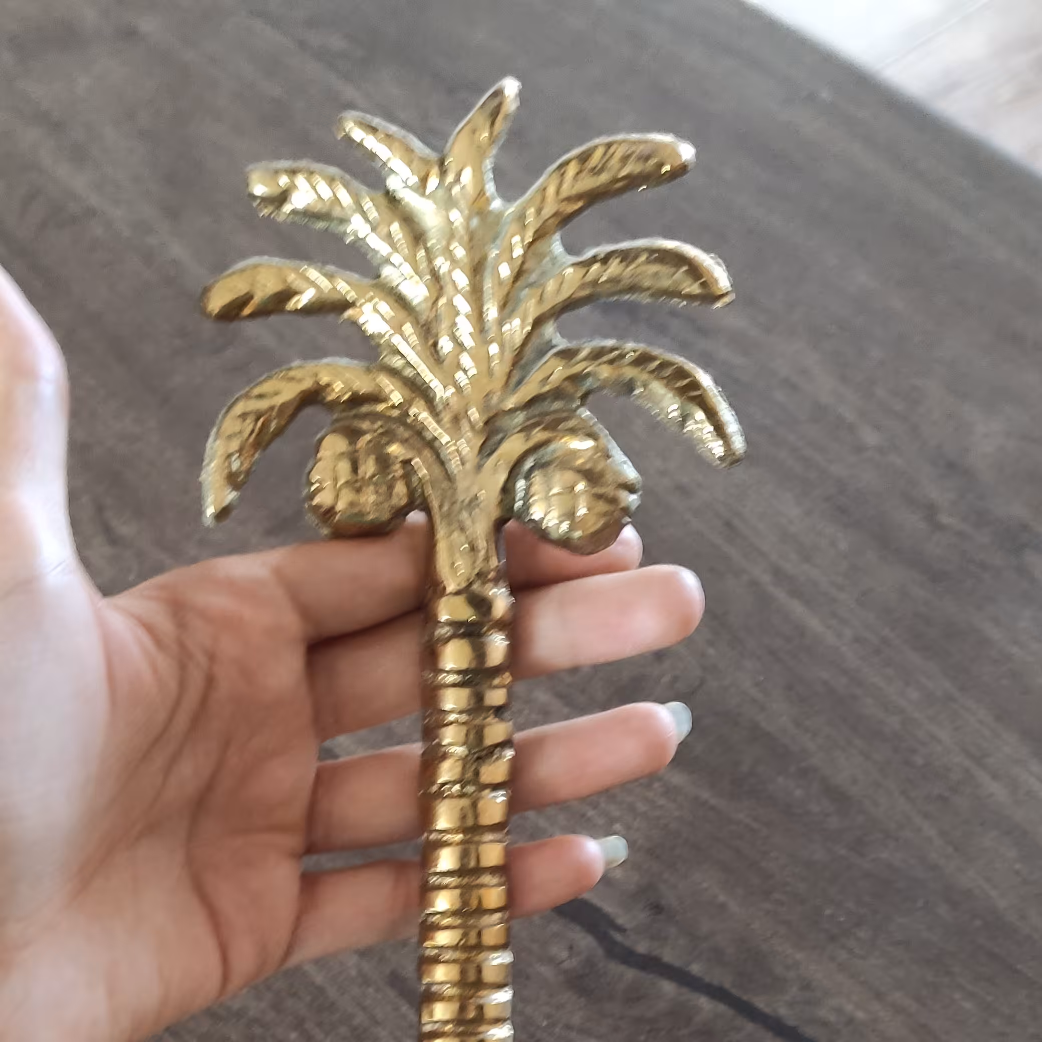 مجسمه جنس برنج طرح کاج بلند