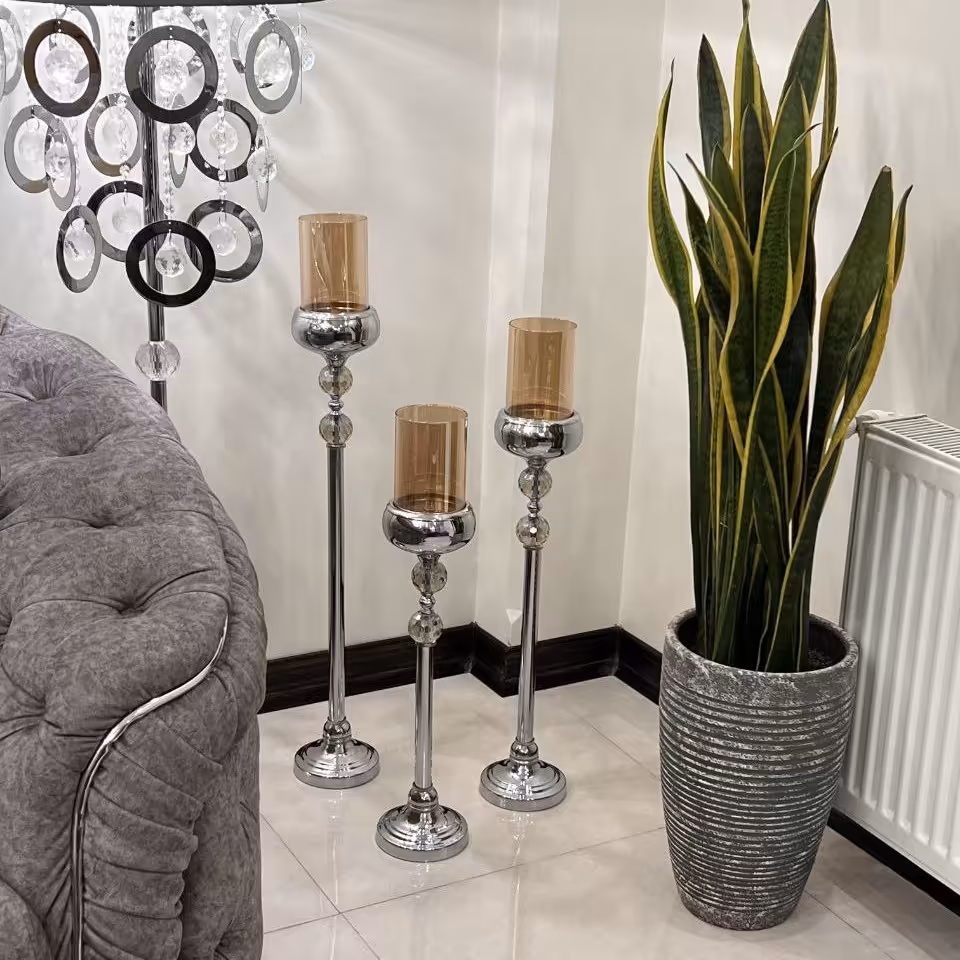 شمعدان 3 سایز کنارسالنی در دو رنگ طلایی و سیلور در ارتفاع 52 62 74 بدون حباب پرداخت و ابکاری درجه 1 بدون ریزترین نقطه