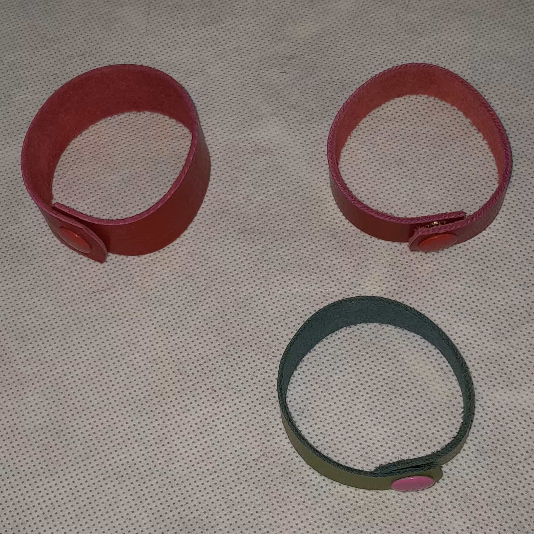 دستبند چرمی اندازه مچ 17 سانت 