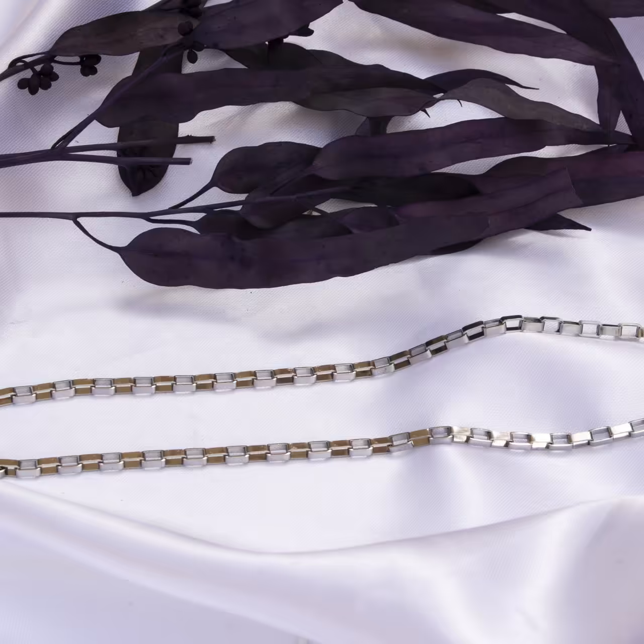 زنجیر استیل آجری نقره ایی بافت درشت 
11300012