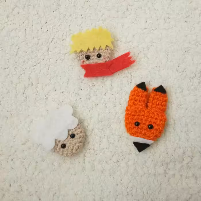 پیکسل (سنجاق سینه) بافتنی فانتزی دستباف طرح شازده کوچولو ست سه تایی شازده کوچولو روباه و ببعی سفیرباف