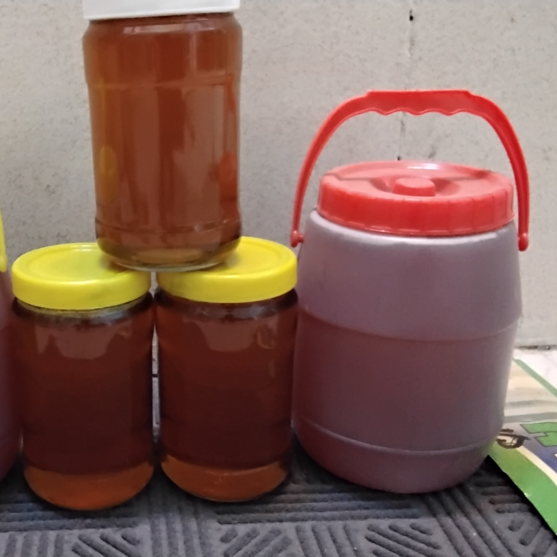 عسل گون دماوند شیشه 900 گرمی خوش طعم و طبیعی