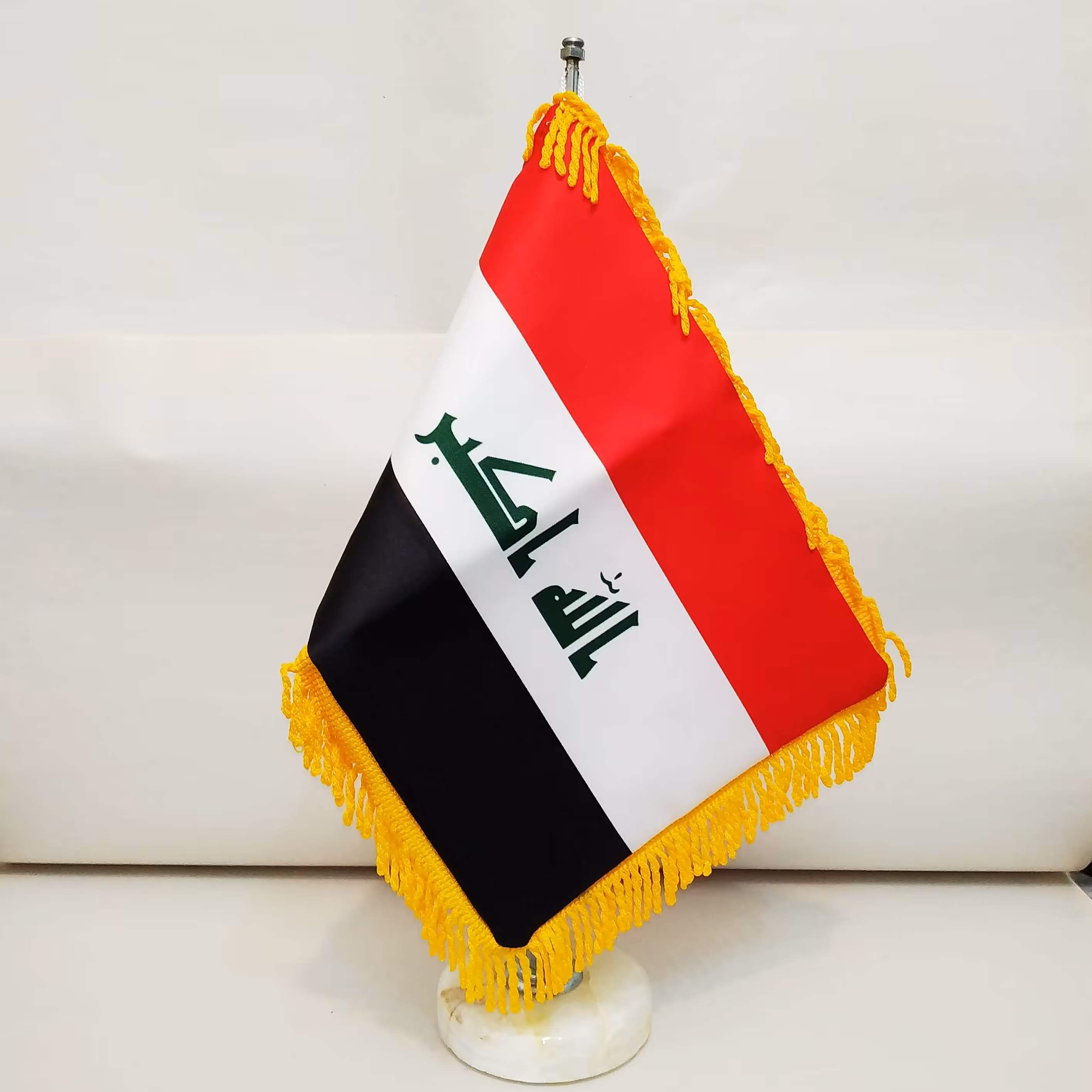 پرچم رومیزی افراتوس کشور عراق ریشه زرد با پایه سنگی