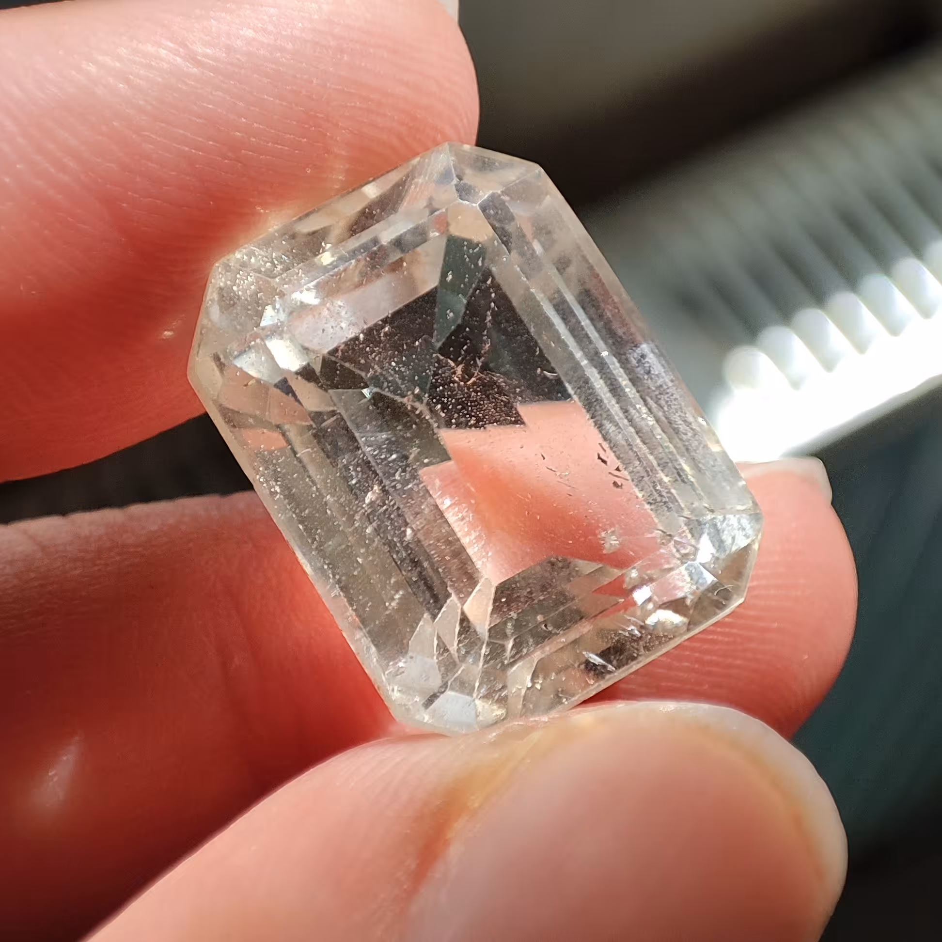 نگین کنزایت طبیعی درشت قواره کلکسیونی