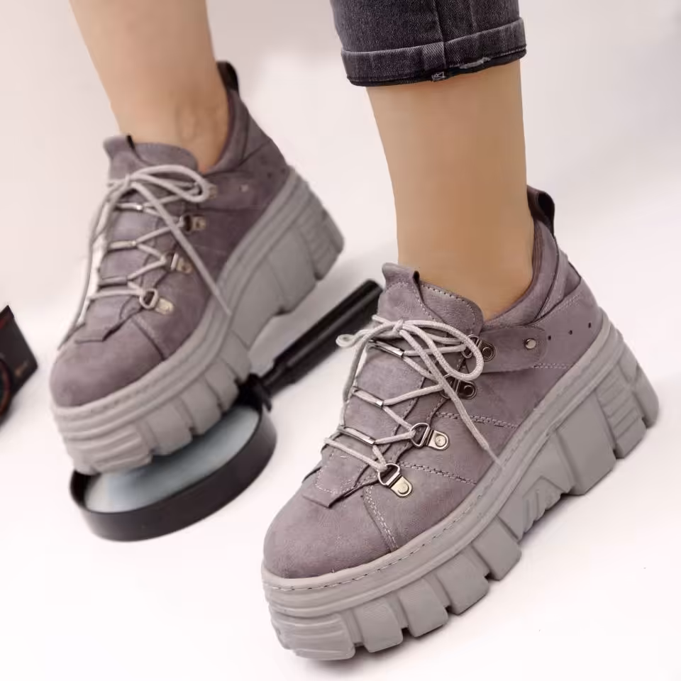 کفش کتونی لژدار با کیفیت عالی و بسیار خوش پا