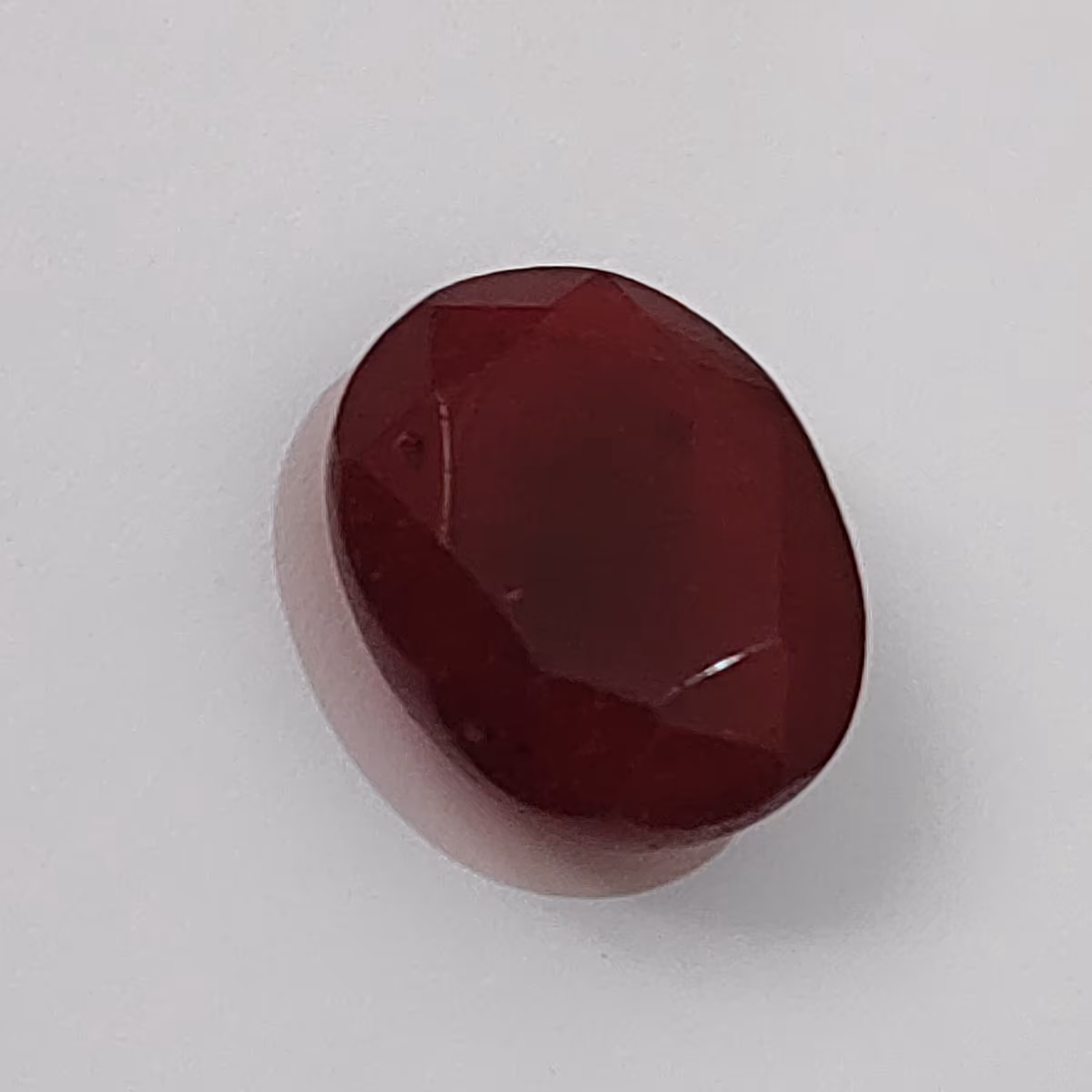 یاقوت سرخ  تراش جواهری درشت اصیل معدنی 12.65 قیراطی