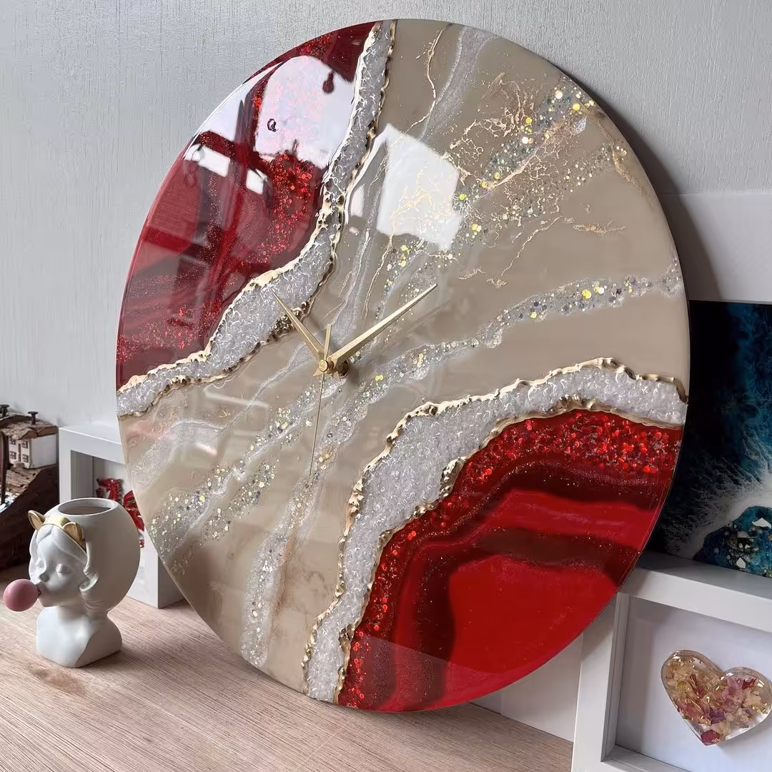 ساعت دیواری رزینی قرمز