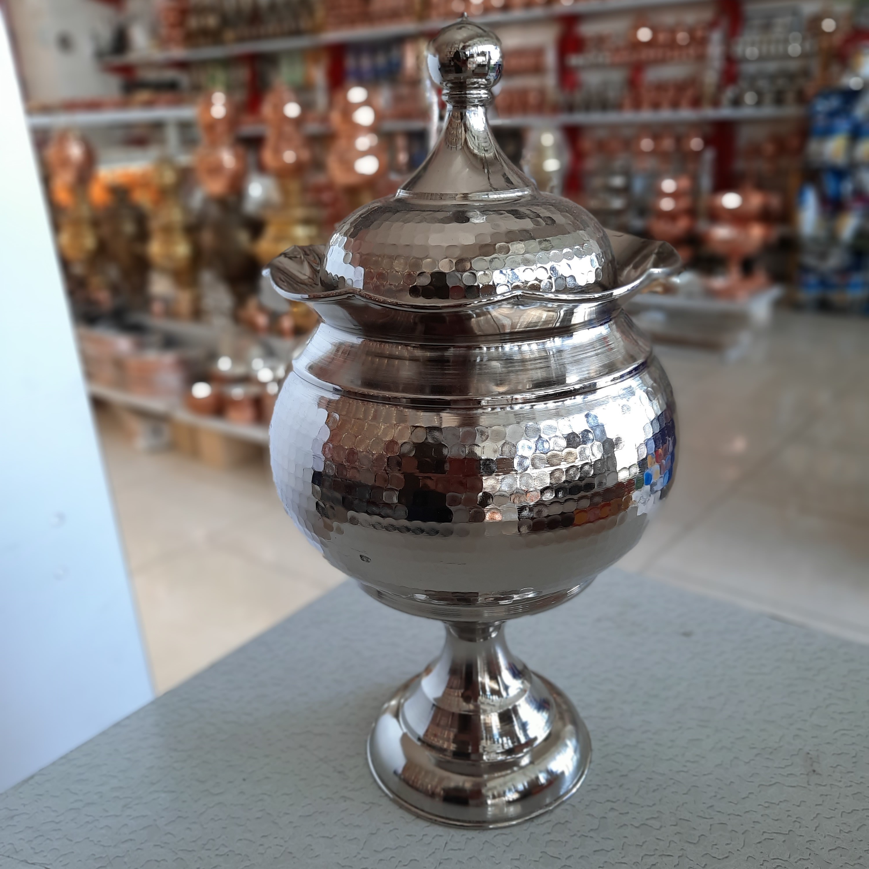 آجیل خوری سایز بررگ مسی کروم وزن 700 گرم ارتفاع 31 سانت