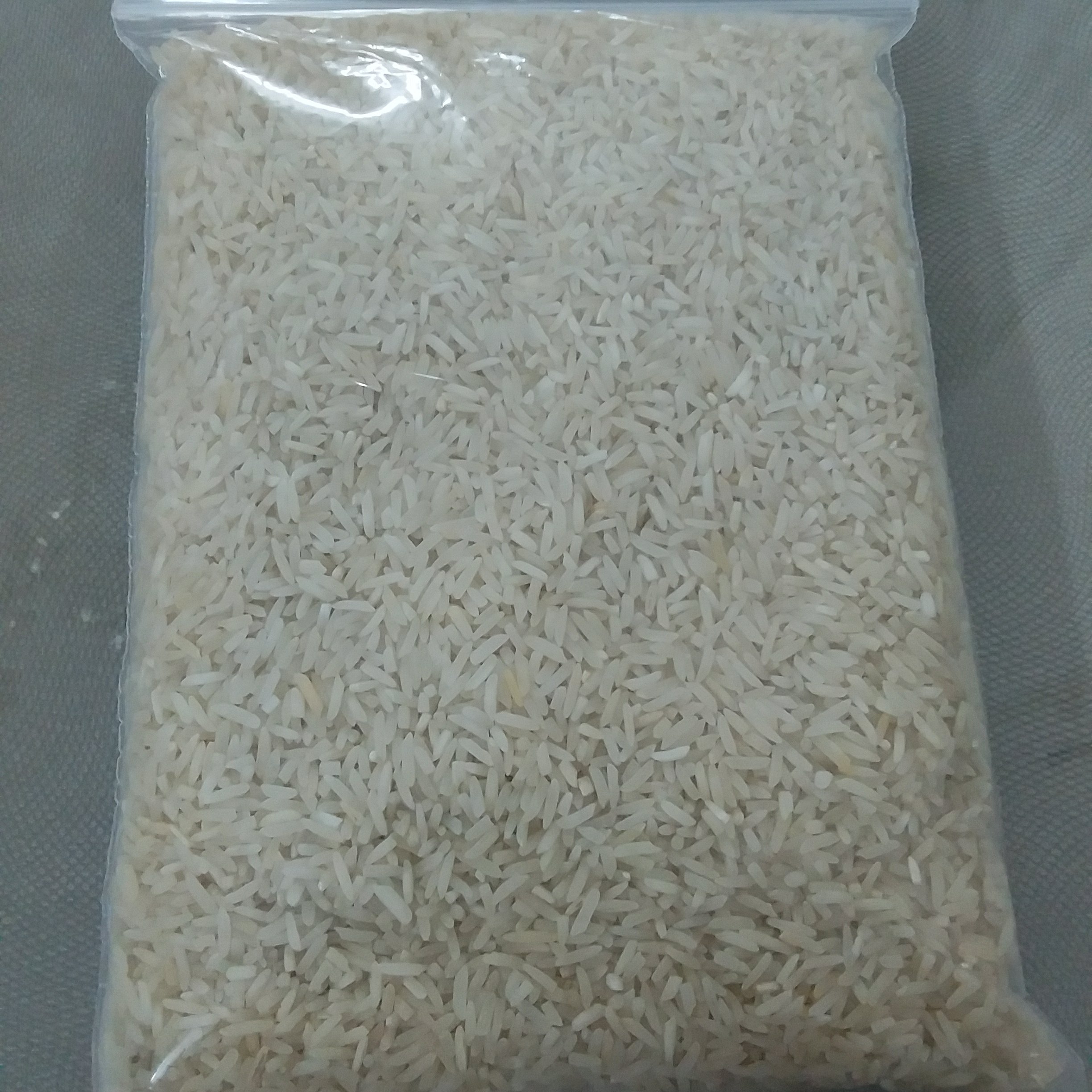 برنج طارم محلی باپخت عالی یک کیلویی مناسب جهت تست محصول