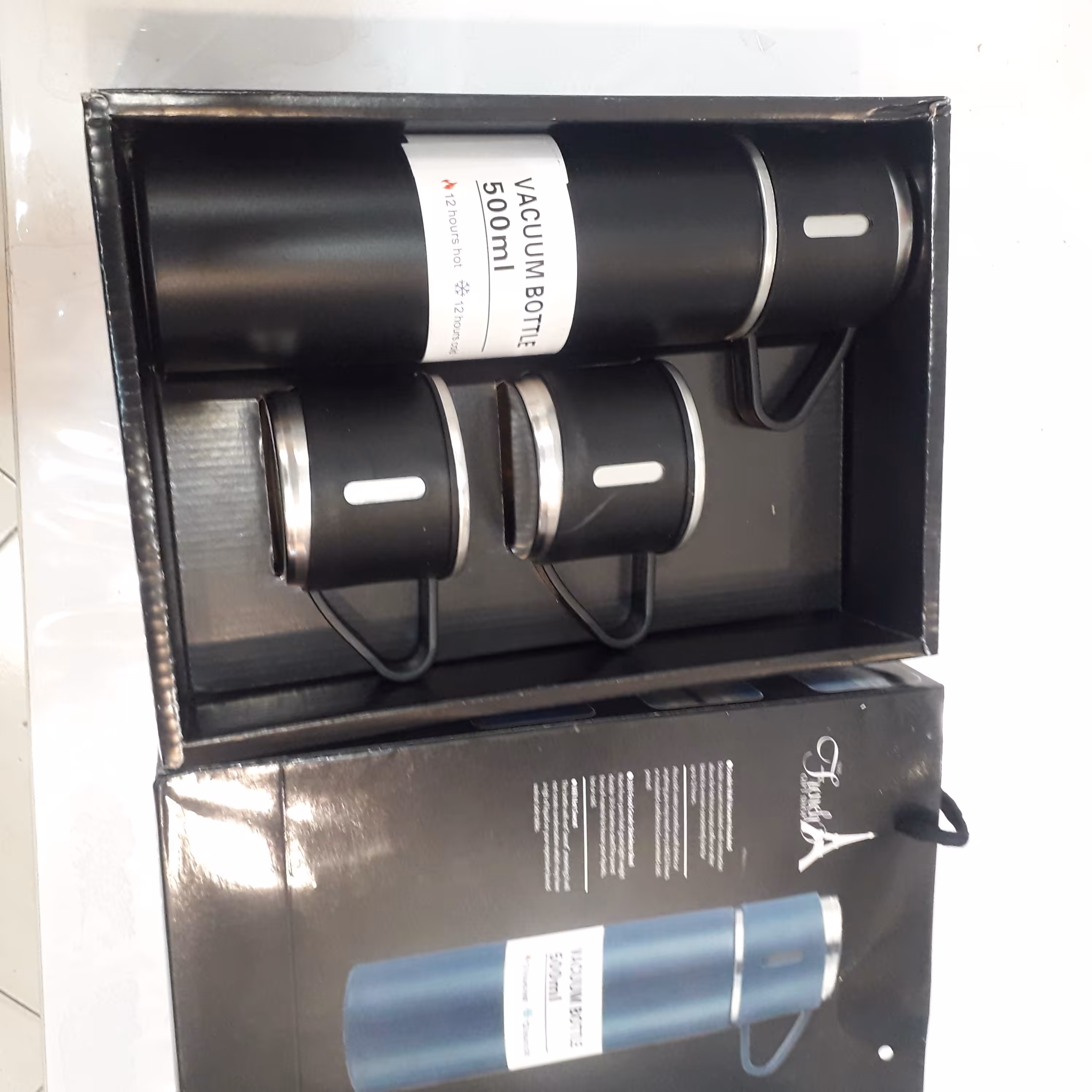 فلاکس استوانه  ای خارجی با کیفیت بالا  عالی.طبق عکس حجم نیم لیتر.رنگ بندی رندم طبق عکس