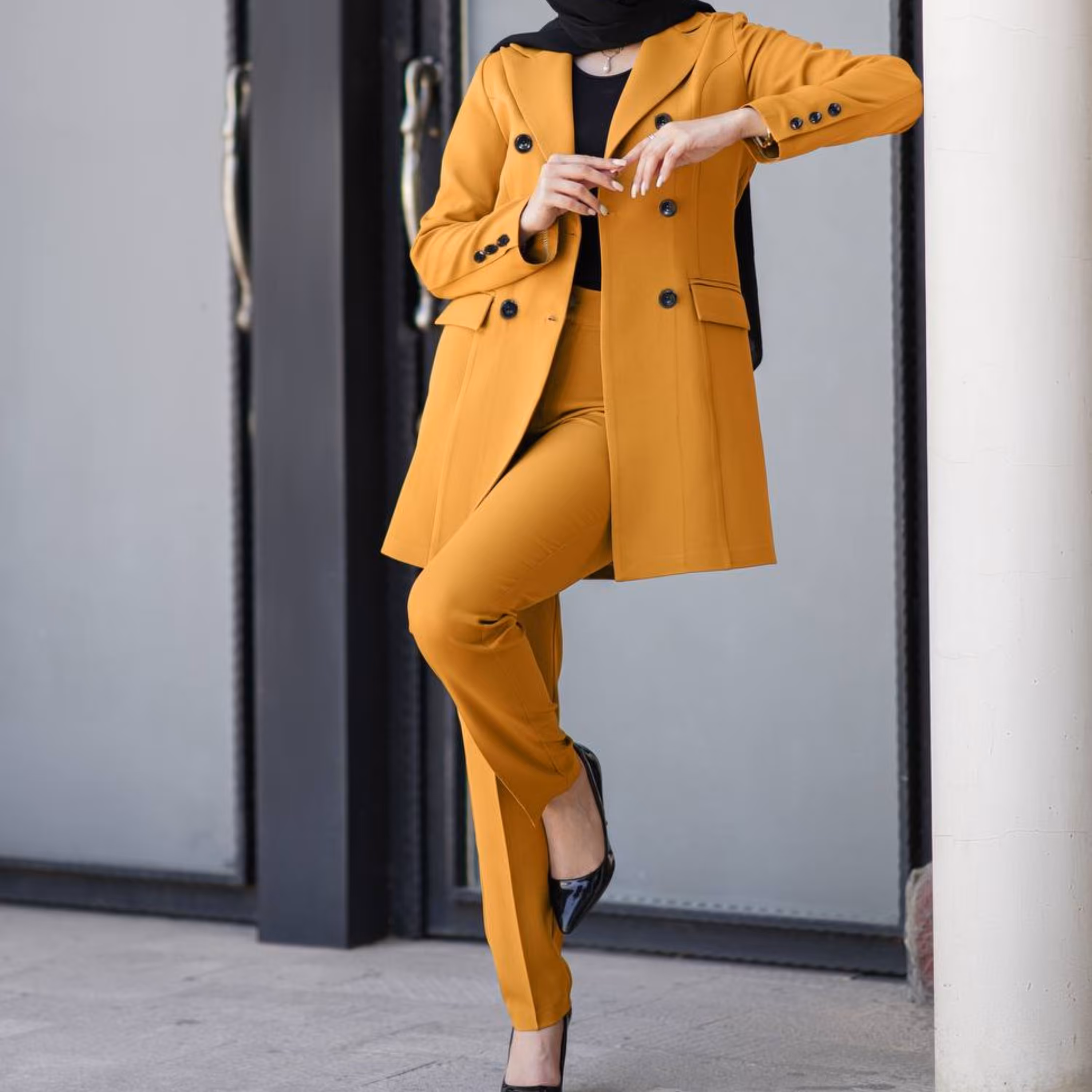 کت شلوار کرپ مازراتی درجه یک مناسب چهار فصل کیفیت پارچه دوخت و تنخور عالی 