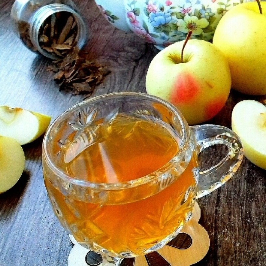 دمنوش بابا آدم ننه حوا سیب به دارچین هل زعفران