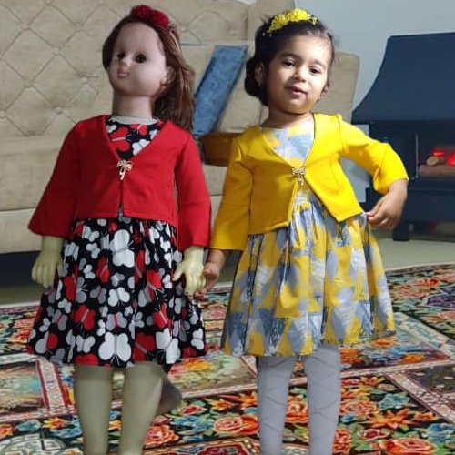 سارافون با کت سه طرح در دو رنگ یک رنگ زمینه قرمز و دو رنگ زمینه زرد