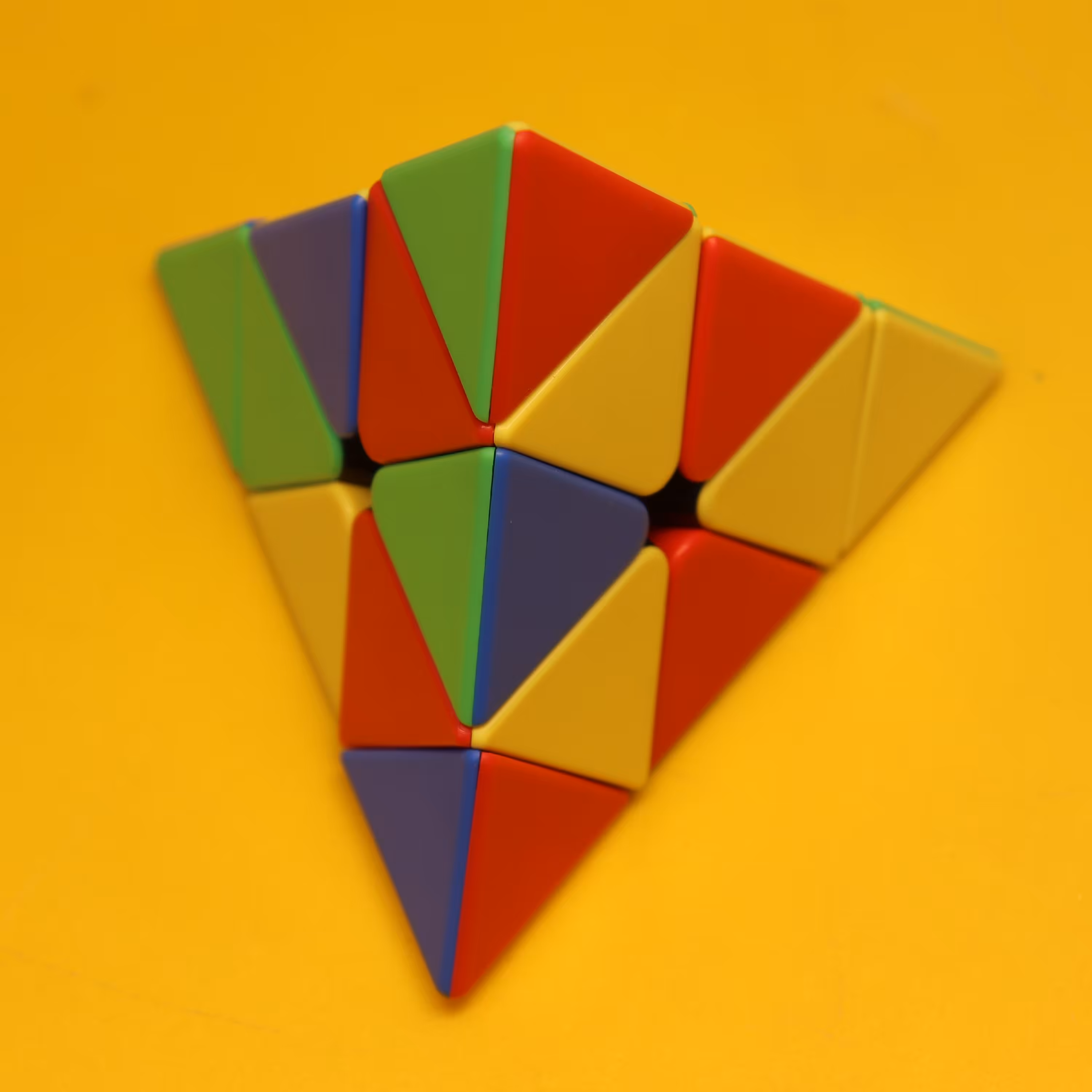 روبیک هرمی 3.3 خودرنگ مویو