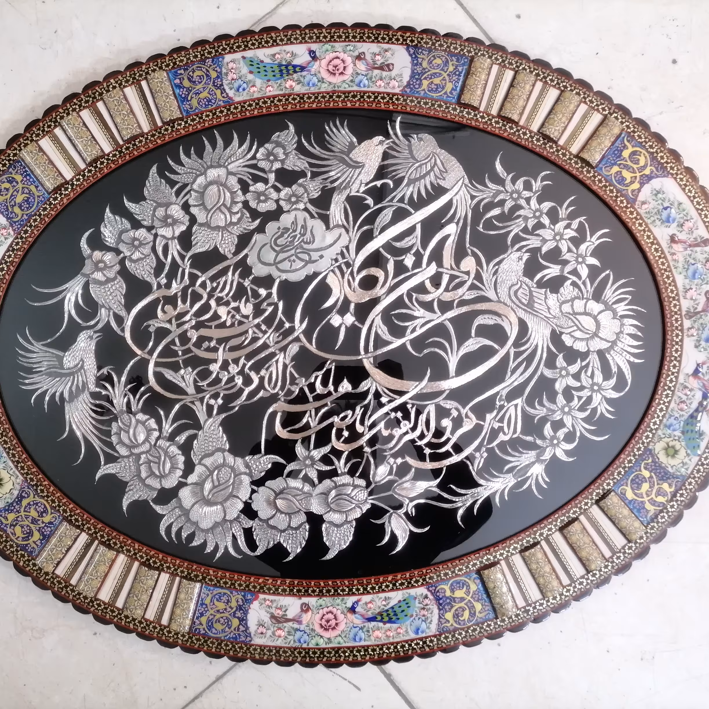 تابلو قاب خاتم قلم زنی وان یکاد وحاشیه گل ومرغ سایز 90در70 بیضی 