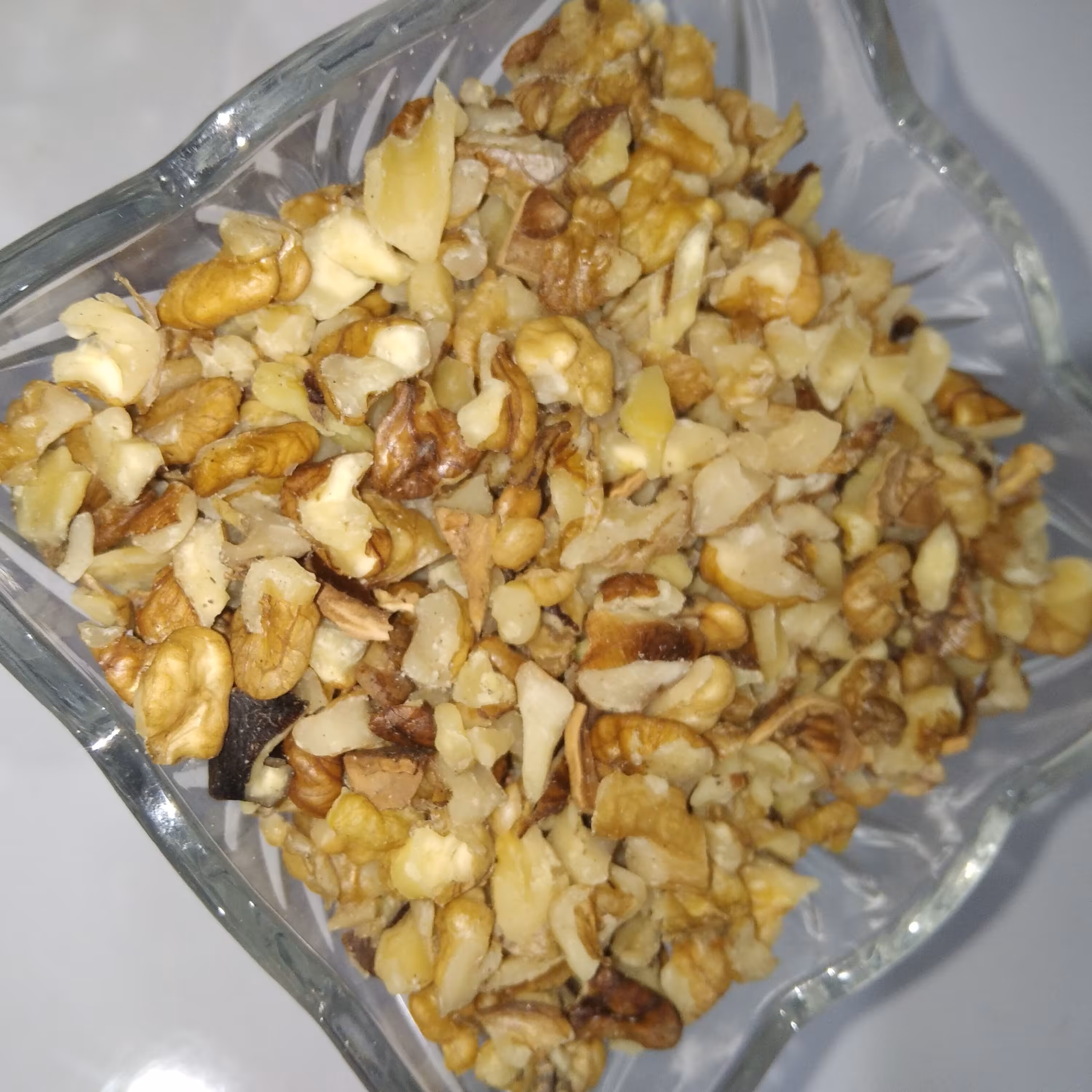 گردوی دندانه ریز ممتاز پاک شده آذرشهر ارسال رایگان