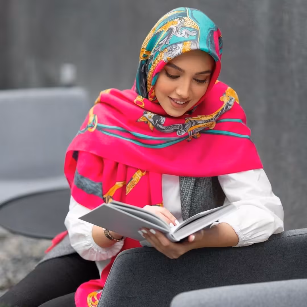 روسری سرخ آبی