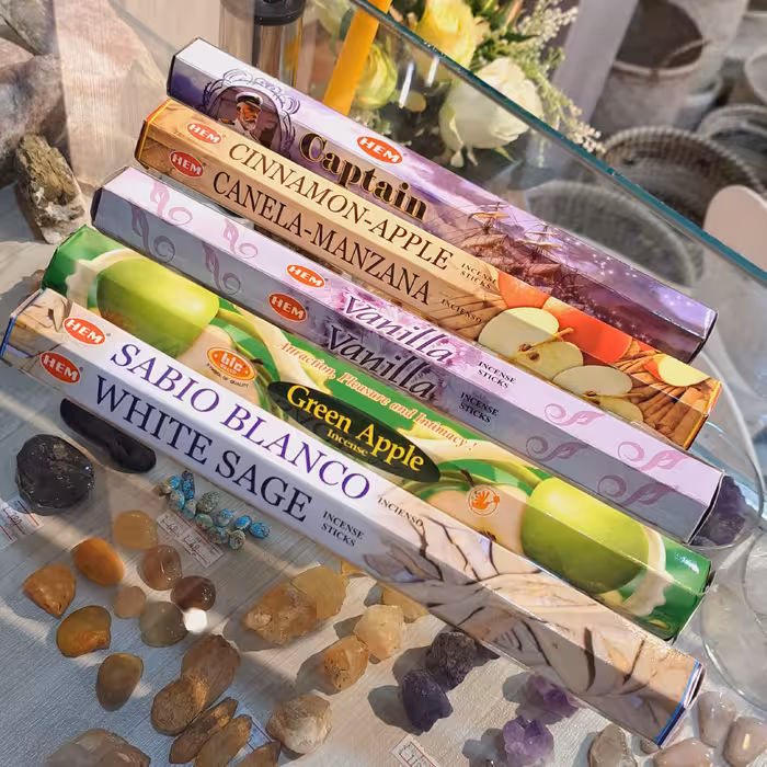 عود ارامبخش شرکت عود شاخه ای عود خوشبو عود بدون سردرد عود لوندر عود کاپتانبلک عود باران جنگلی عود سیب دارچین عود پاکسازی