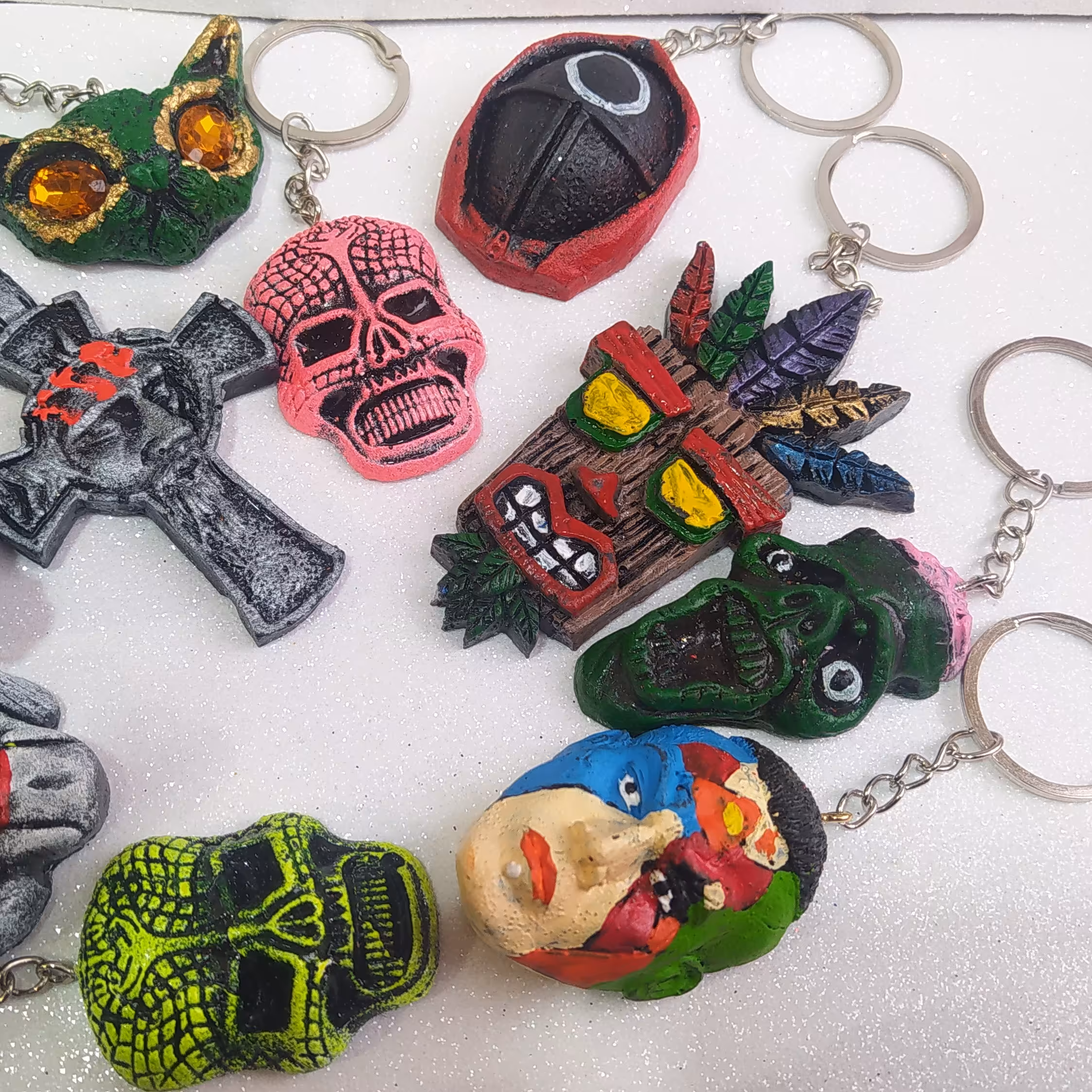 سر کلیدی ( شخصیت فیلم ها )  گردن اویز 