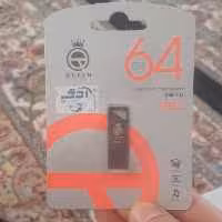 فلش مموری 64 گیگ آی تی.