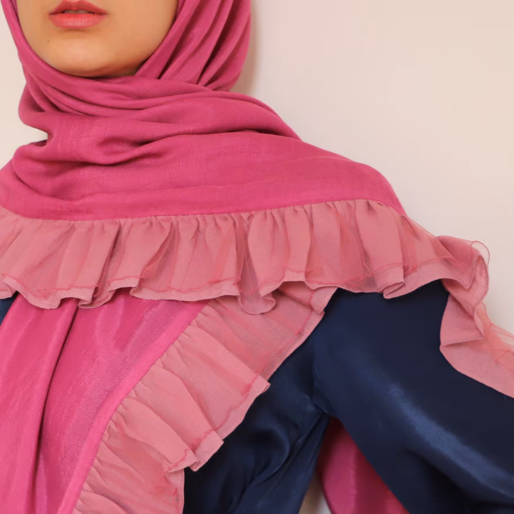 روسری بنفش با چین سوسنی و تور چیندار بنفش قواره حدوداً 120