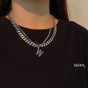 گردنبند اسپرت طرحW