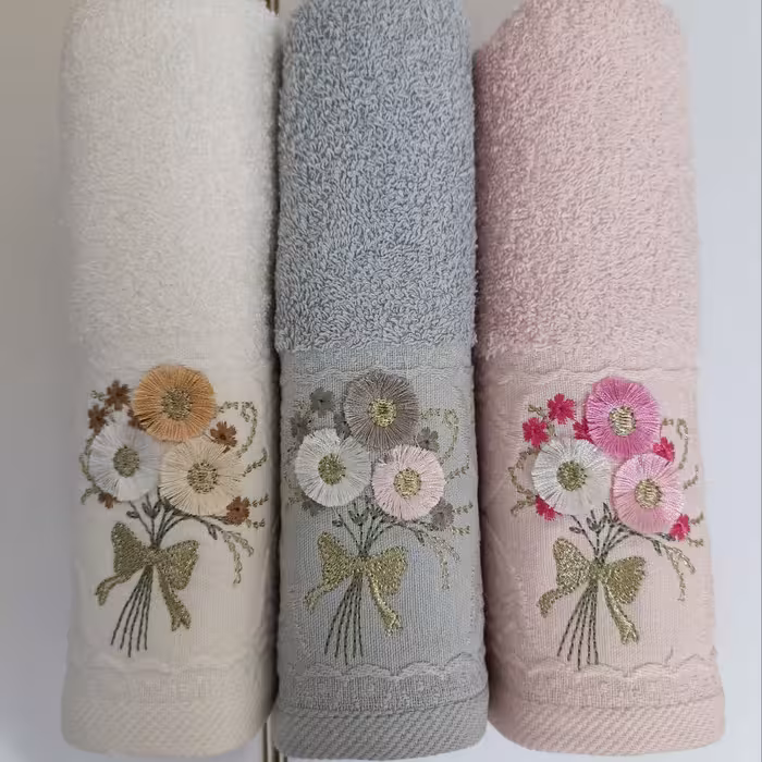 حوله دستی گلدوزی کرالیچه مدل 02 سایز 45 در 90 سانتیمتر