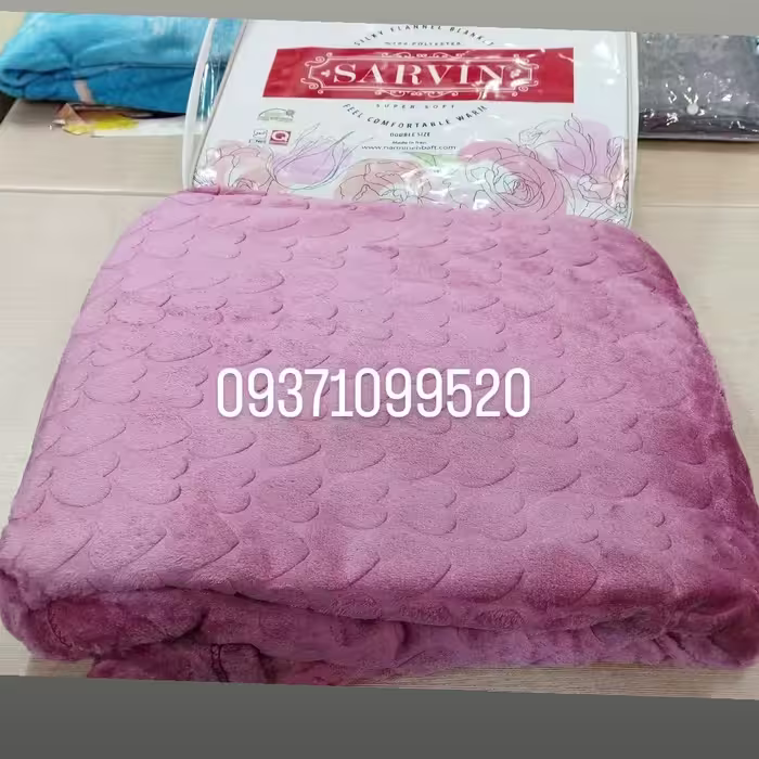 پتو نرمینه دونفره مدل سروین مسافرتی ساکدار براق و لطیف رنگ صورتی