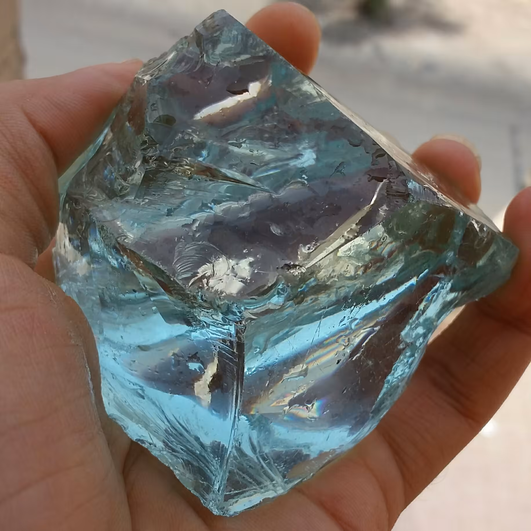 سنگ راف خام آبسیدین سبز آبی خارق العاده خاص اصل محشر 100 در 100 طبیعی شاهکار خلقت
با قابلیت ساخت چندین نگین محشر
