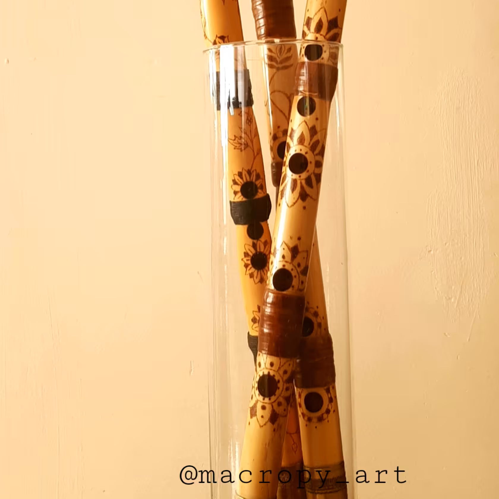 طراحی سوخت نگاری روی نی هفت بند و محصولات چوبی