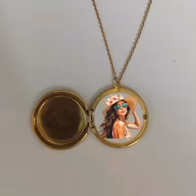 اکسسوری گردنبند لاکت طلایی با عکس دلخواه شما