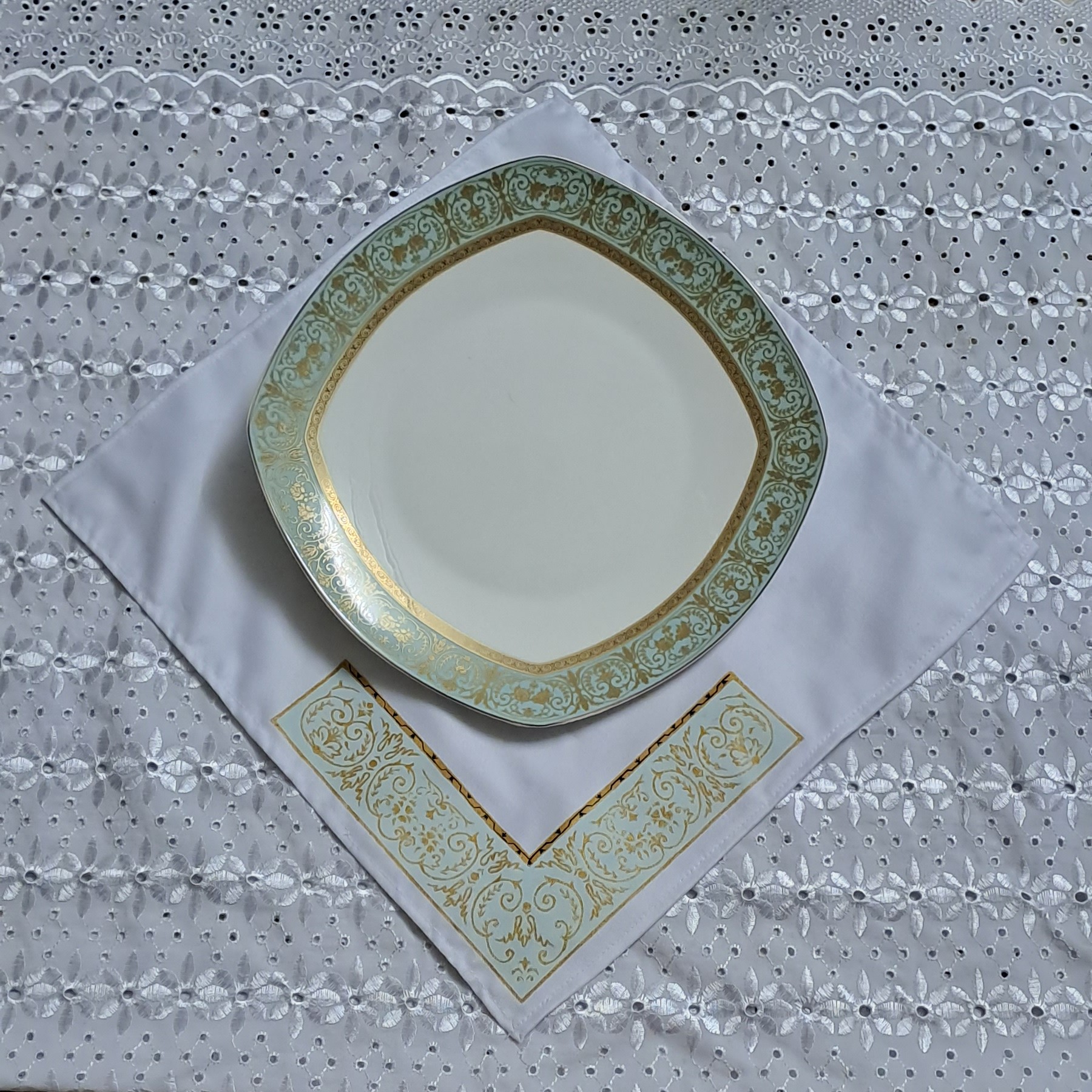 دستمال سفره یا زیربشقابی طرح سبز(12 عددی) سفارشی ست(قبول سفارش فقط باهماهنگی)