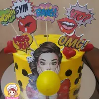کیک تولدبا تم بسیار جذاب وزیبا دخترانه با وزن2700 درقنادی خانگی خانم کیک ارسال  با اسنپ وبصورت پس کرایه 