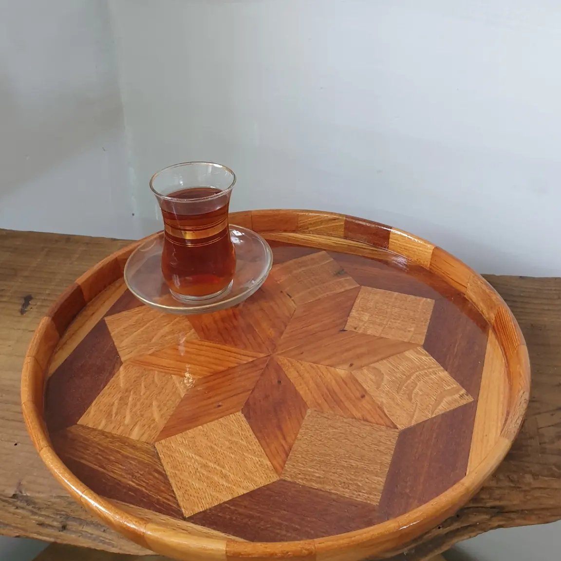 سینی گرد با طرح ستاره