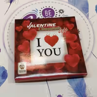 شکلات خارجی چهار تیکه لاو مخصوص هدیه ولنتاین و کادو 