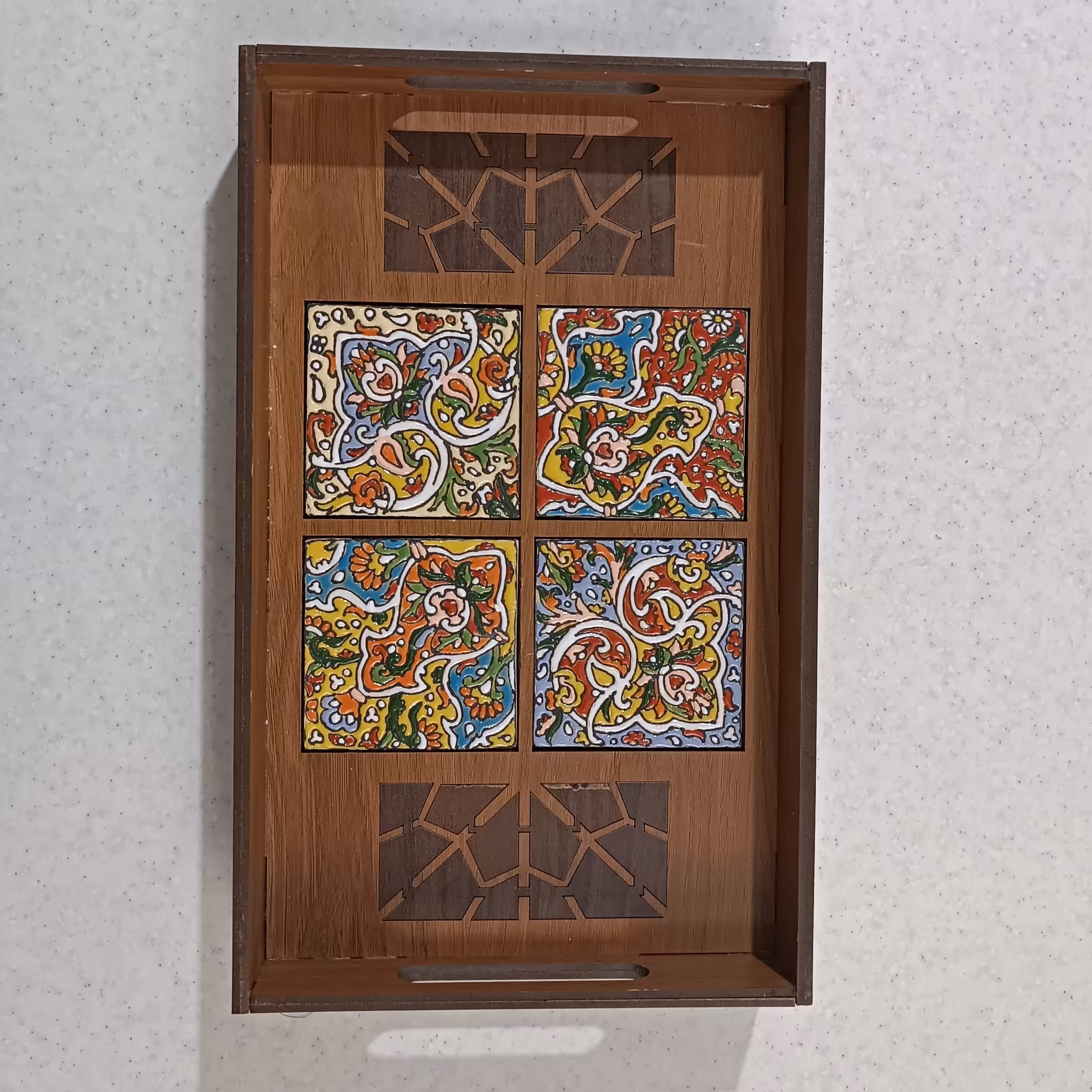 سینی چوبی و مینا کاری