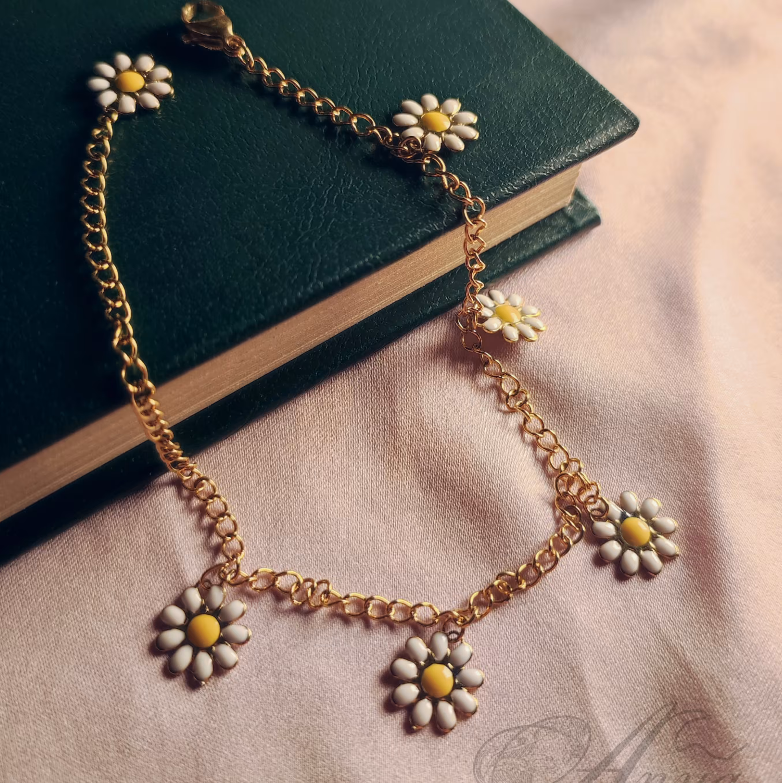 دستبند  بابونه تمام استیل رنگ ثابت - دخترانه و زنانه