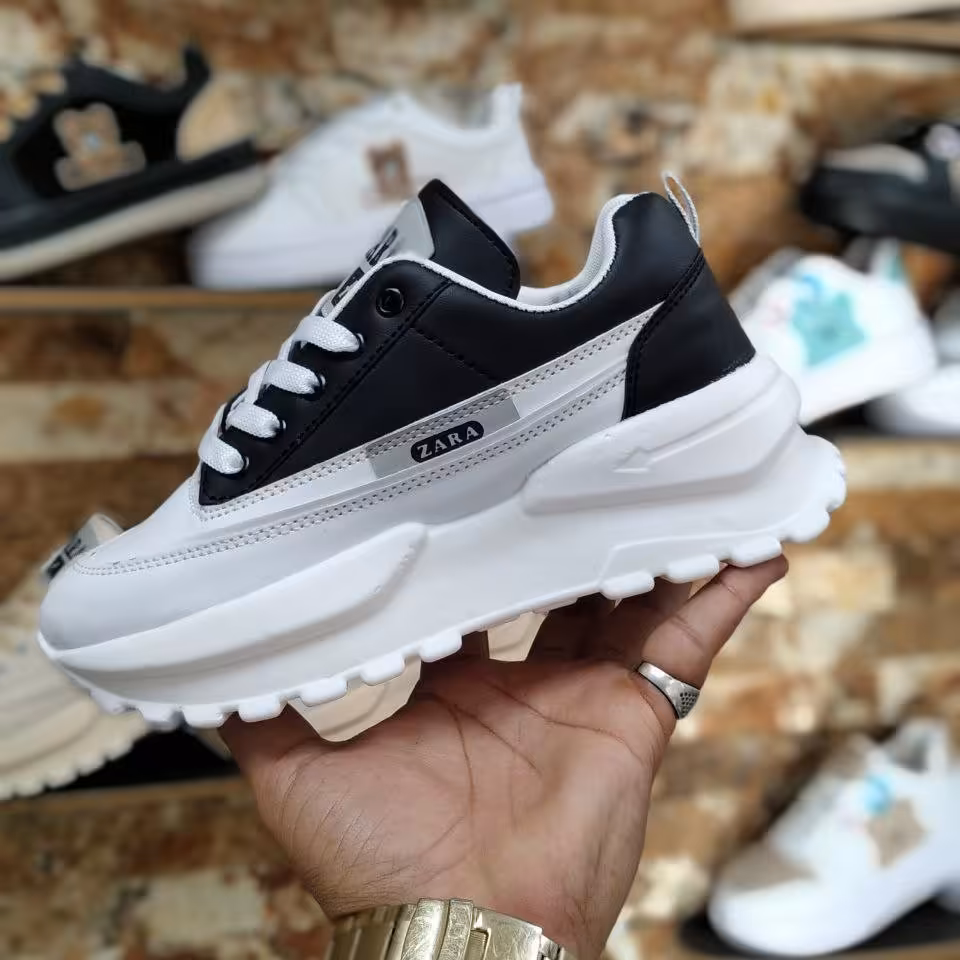 کفش کتونی مدل دانشجویی بسیار شیک سبک راحت بادوام کیفیت عالی