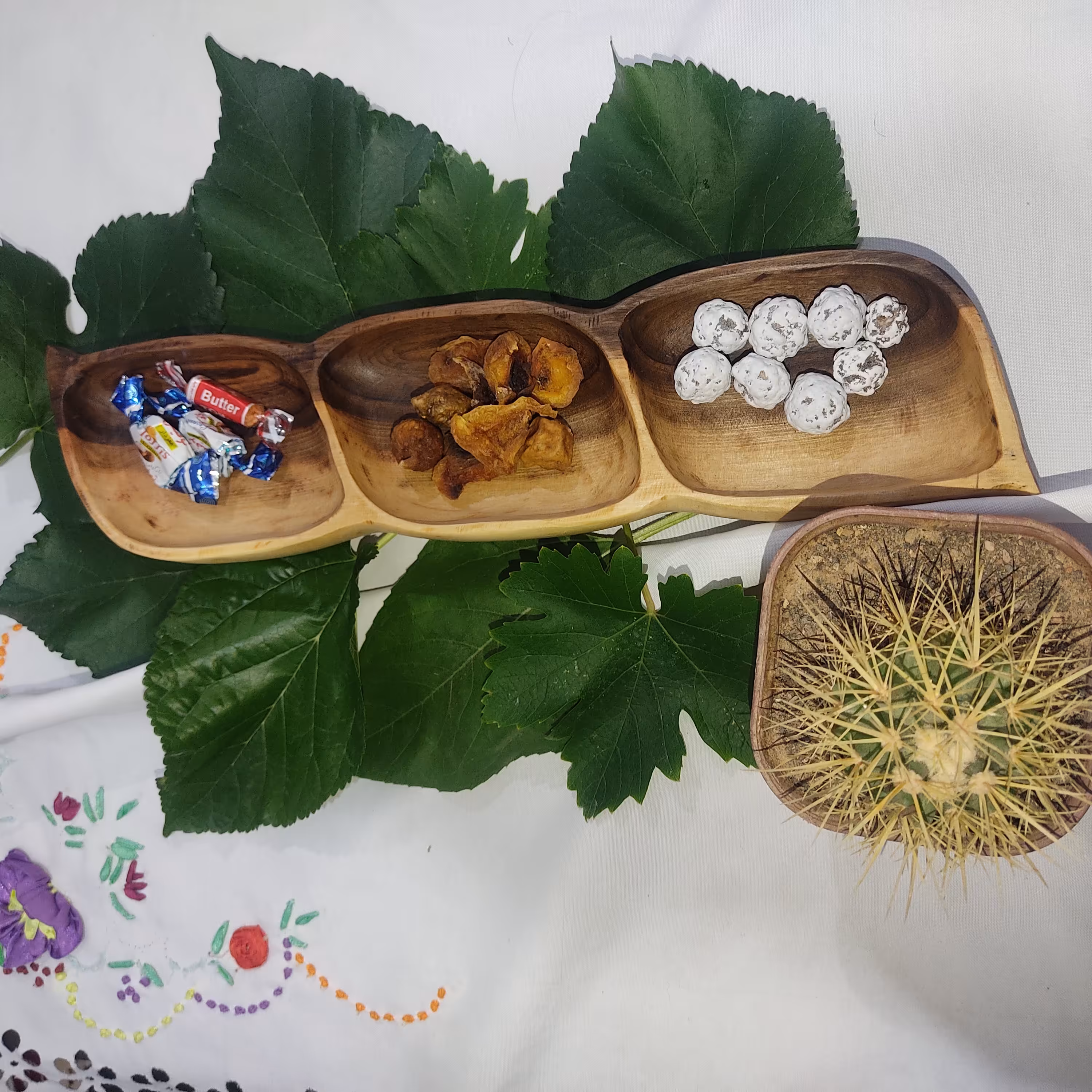 اردوخوری و آجیل خوری چوبی