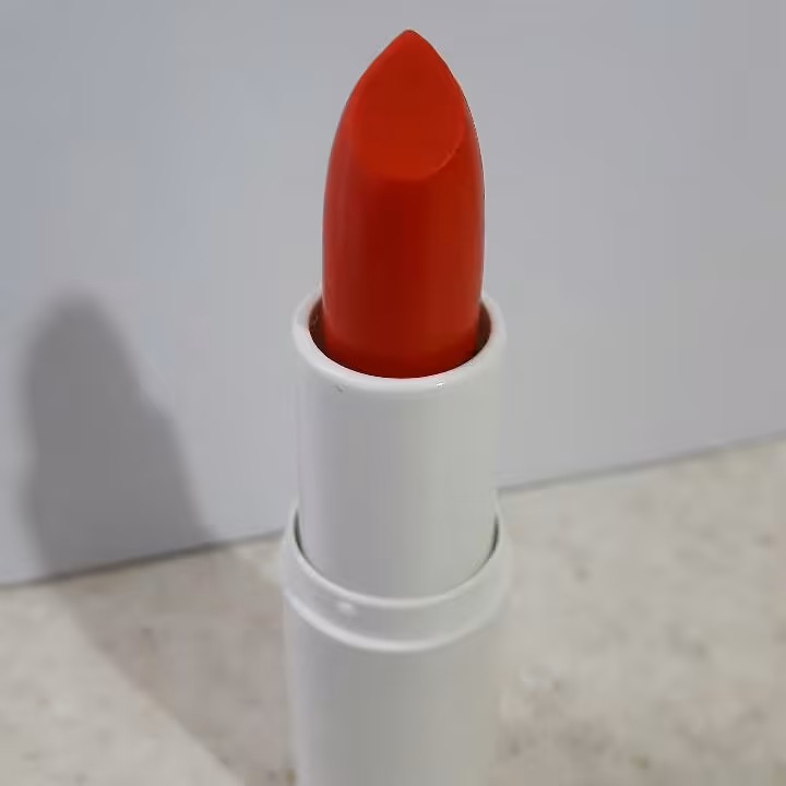 رژ طبیعی قرمز