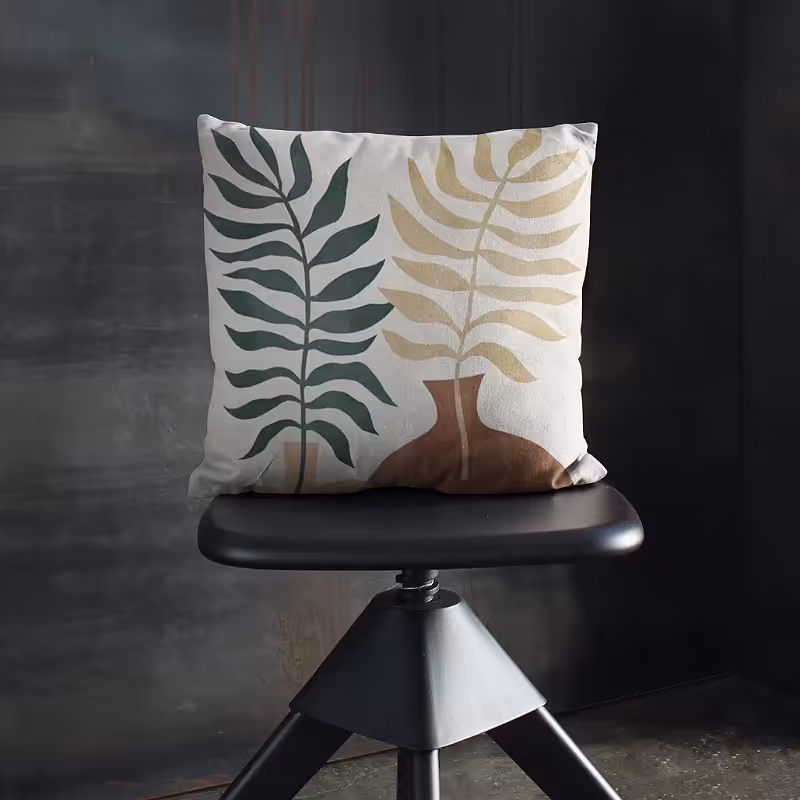 کوسن طرح گل و گلدون زیبا و خاص مناسب برای دیزاین خانه ی گرم و خاص شما