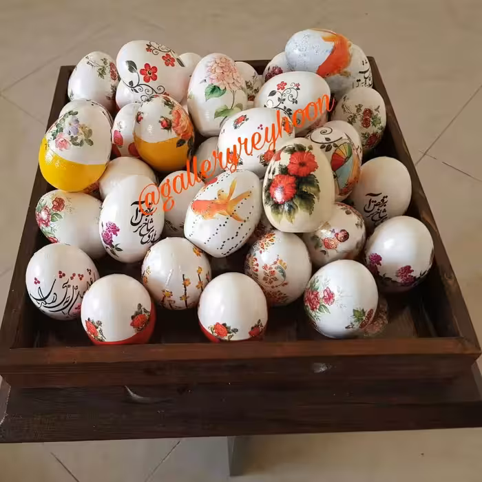 تخم مرغ سفالی با تم سفید