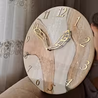 ساعت رزینی طرح روسی کرم طلایی 40 سانتی